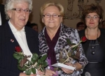 Wyróżnienia i kwiaty dla nauczycieli