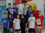 Łącznie 8 medali zdobyli młodzi pływacy z Żor.  Wszyscy pobili swoje rekordy życiowe
