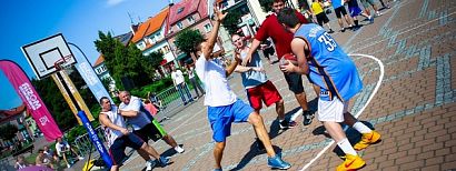 Uliczna koszykówka opanowała Rynek. Turniej Streetballa Żory Cup