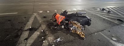 Zderzenie forda z motocyklem na DK81, dwie osoby trafiły do szpitala