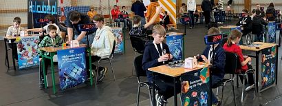 Zobacz mistrzów speedcubingu na żywo w Żorach