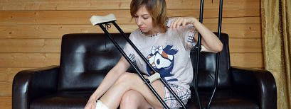 Pośliznąłeś się i złamałeś nogę w drodze do pracy? Możesz otrzymać 100 proc. zasiłku chorobowego