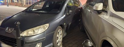 Nietrzeźwa kierująca taksówką uszkodziła kilka pojazdów,  zareagowali świadkowie