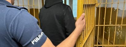 Groził kobiecie i strzelał w elewację